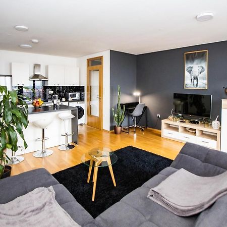 Hermes Apartment & 2 Free Garage Secured Parkings Ljubljana Exterior foto