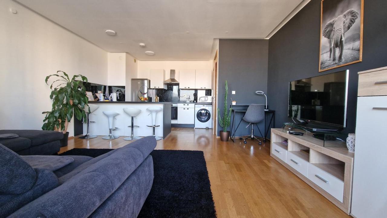 Hermes Apartment & 2 Free Garage Secured Parkings Ljubljana Exterior foto