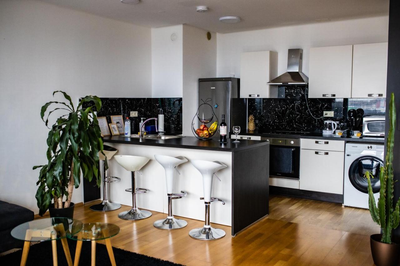 Hermes Apartment & 2 Free Garage Secured Parkings Ljubljana Exterior foto